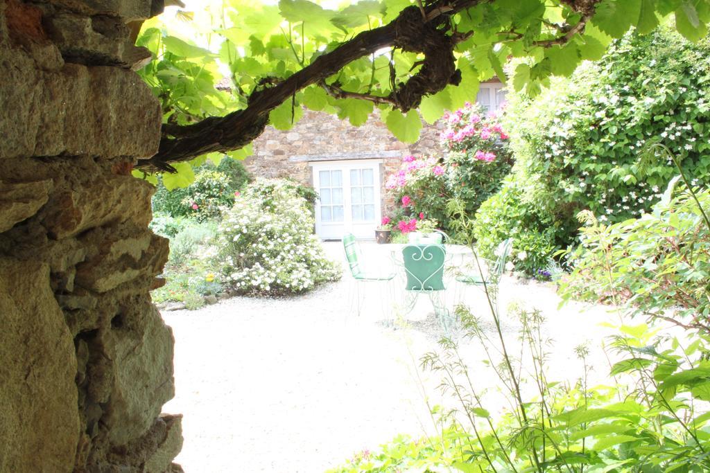 Bed and Breakfast Relais De La Riniere Le Landreau Exterior foto