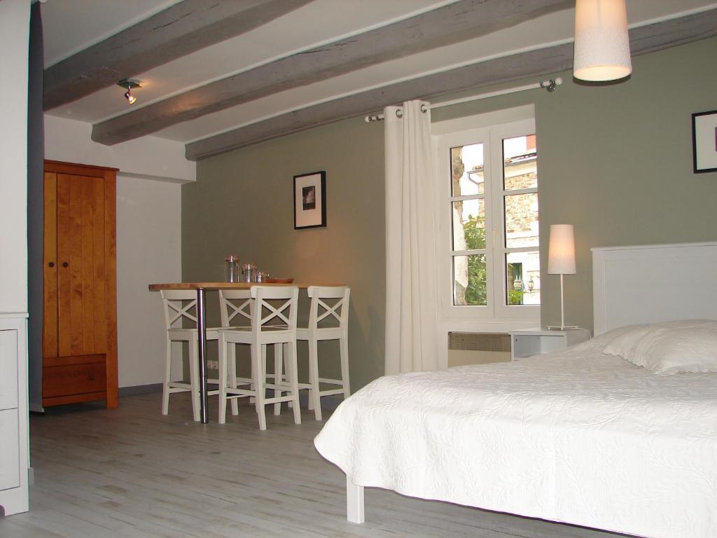 Bed and Breakfast Relais De La Riniere Le Landreau Zimmer foto