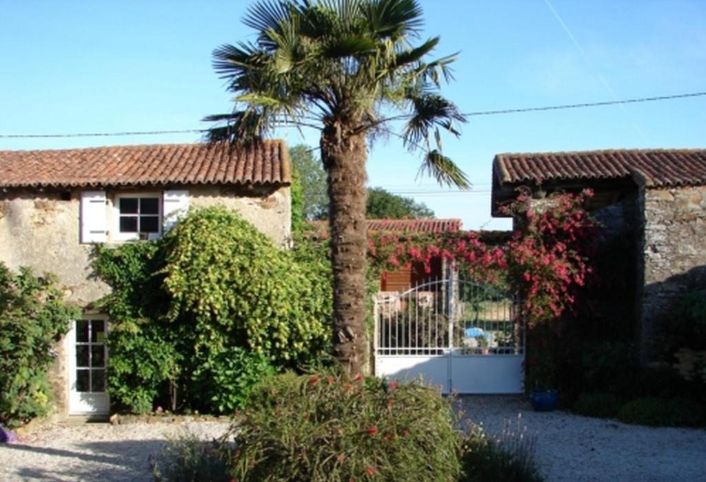 Bed and Breakfast Relais De La Riniere Le Landreau Exterior foto