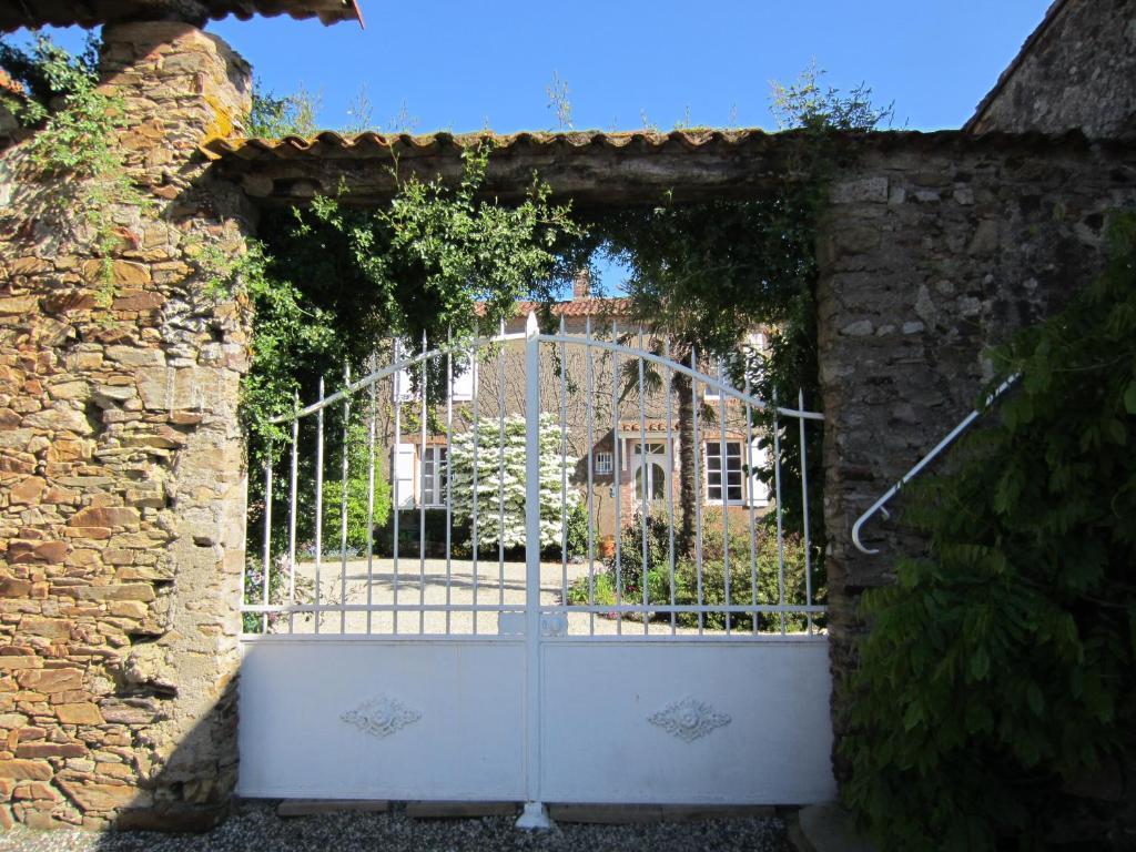 Bed and Breakfast Relais De La Riniere Le Landreau Exterior foto