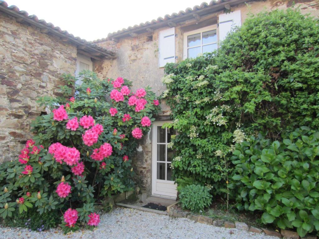 Bed and Breakfast Relais De La Riniere Le Landreau Exterior foto